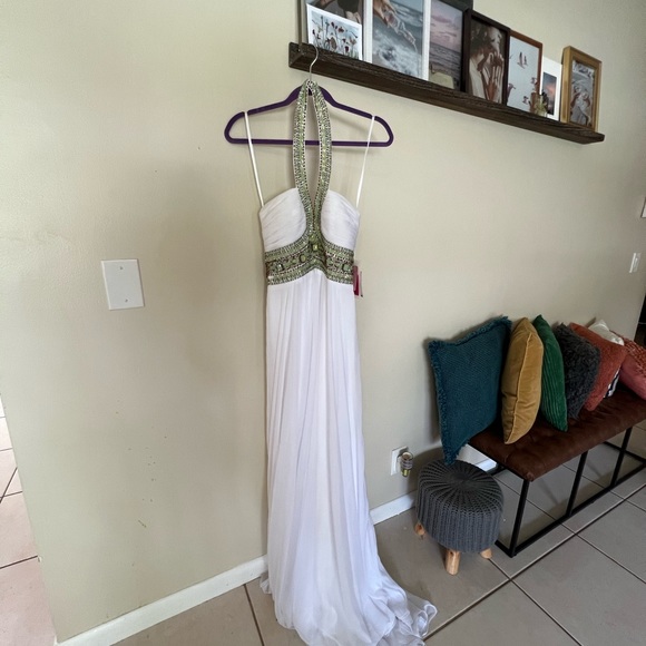 NWT FORMAL HALTER DRESS - Picture 7 of 10